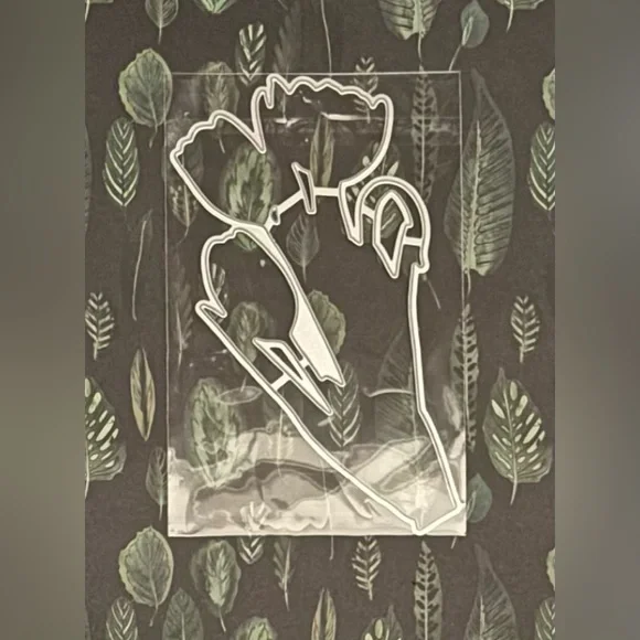 Lisa Horton Crafts Embossing Folder with die - Spring Tulips - Picture 3 of 3